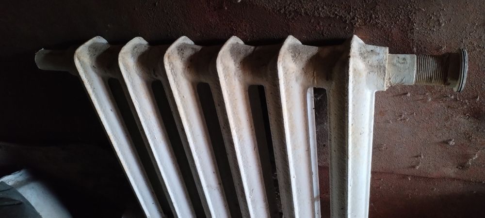 Продам чугунные батареи