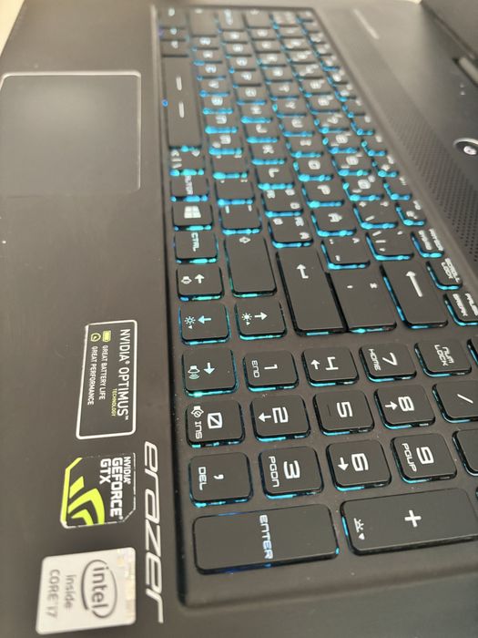 Laptop Gaming• Erazer Medion• 17,3”• procesor i7• Nvidia GTX 860L