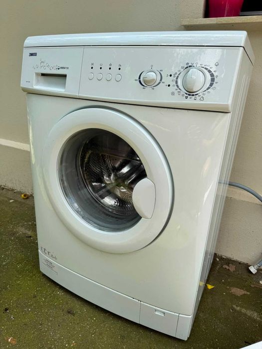 Masina de spalat Zanussi Easy Iron