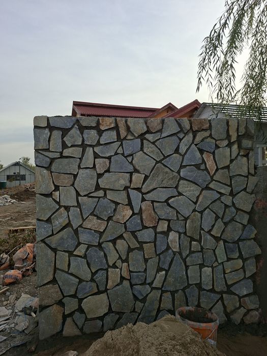 Piatră naturală decorativă