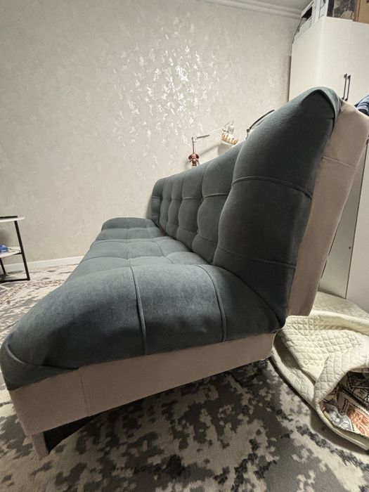Продам диван серый