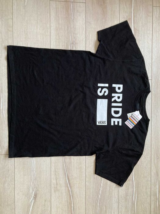 НОВА Vans Pride Is Love мъжка черна тениска размер L / XL