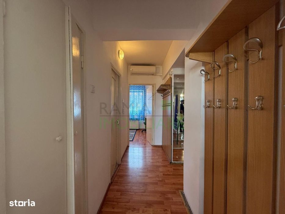 Apartament 3 camere decomandat cu 2 băi în Calea București