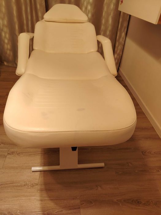 Pat de cosmetică, în stare bună