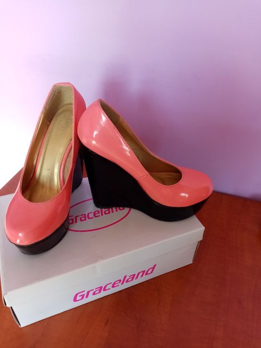 Vând Pantofi  Dama cu Platforma Mărimea 38 Italia