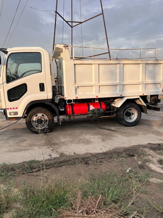 ISUZU Самосвал