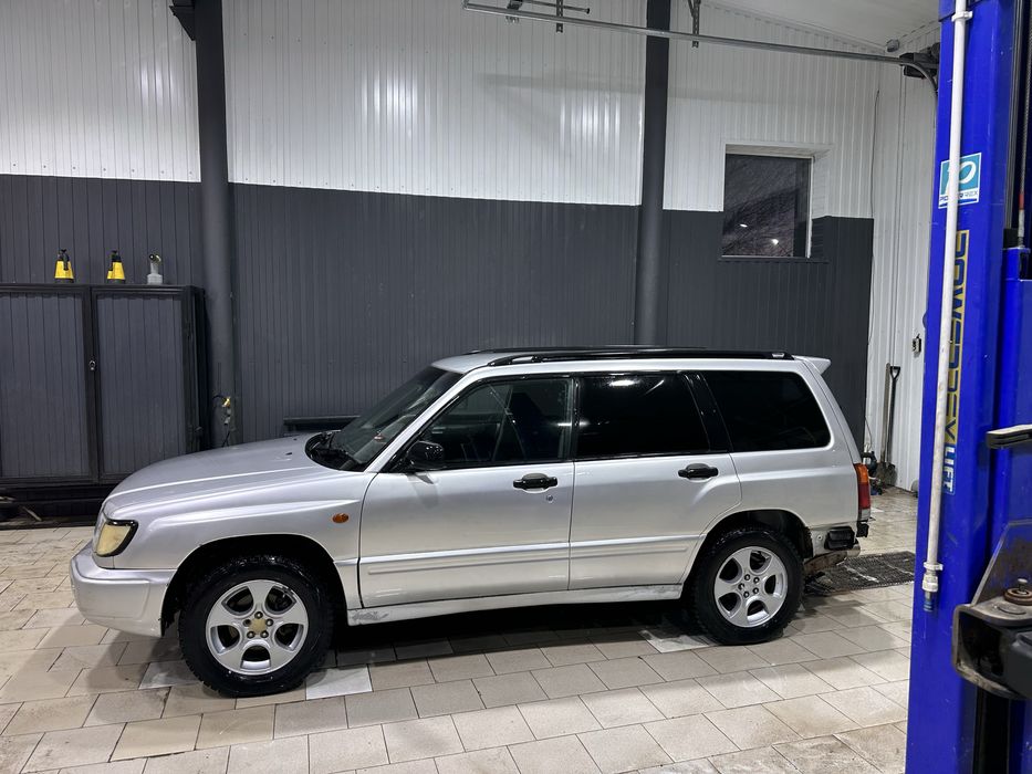 Subaru Forester SF 5