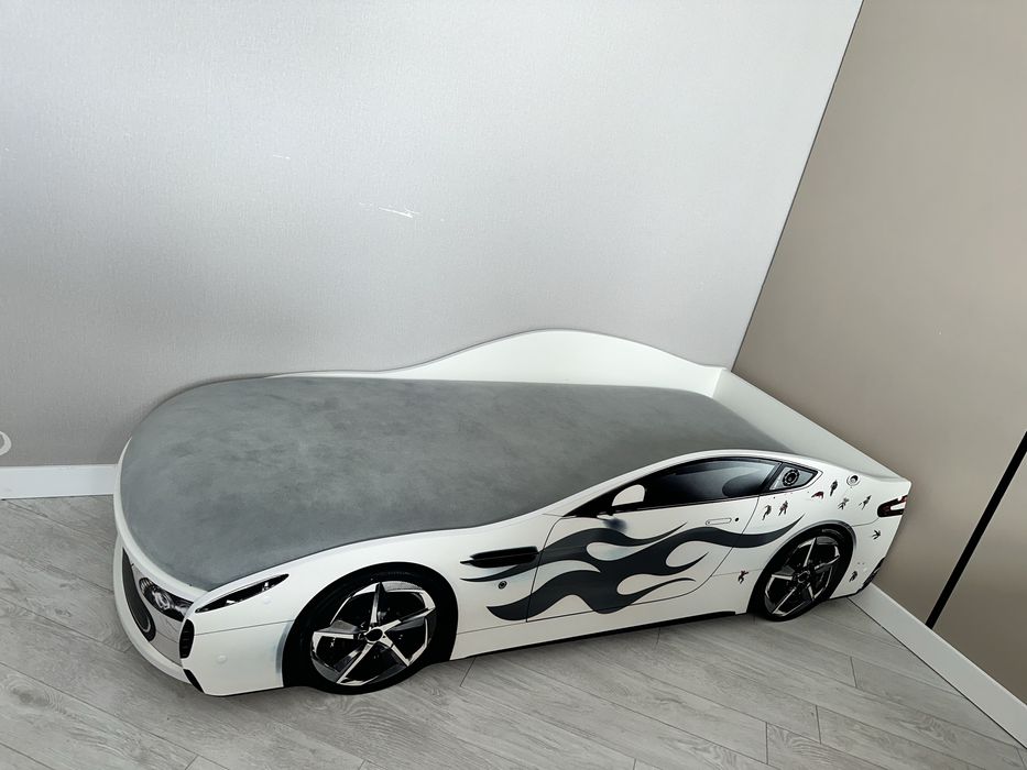 Продам машинка кровать