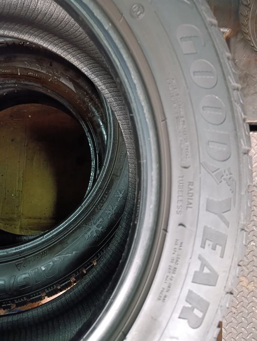 Anvelope de iarnă 225 55 18 Goodyear