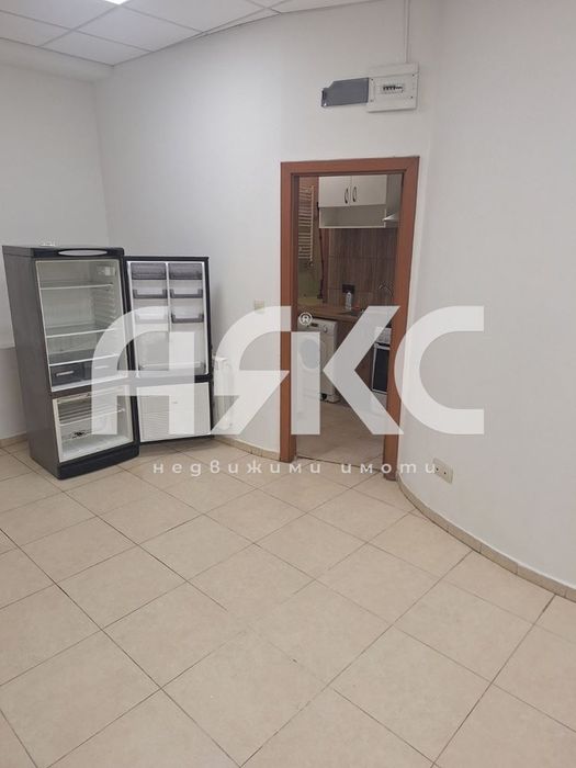 Дава се под наем Офис в София, Иван Вазов - 70 кв.м за 663 € - Снимка #3