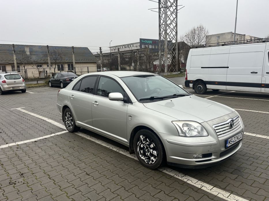De vanzare toyota avensis