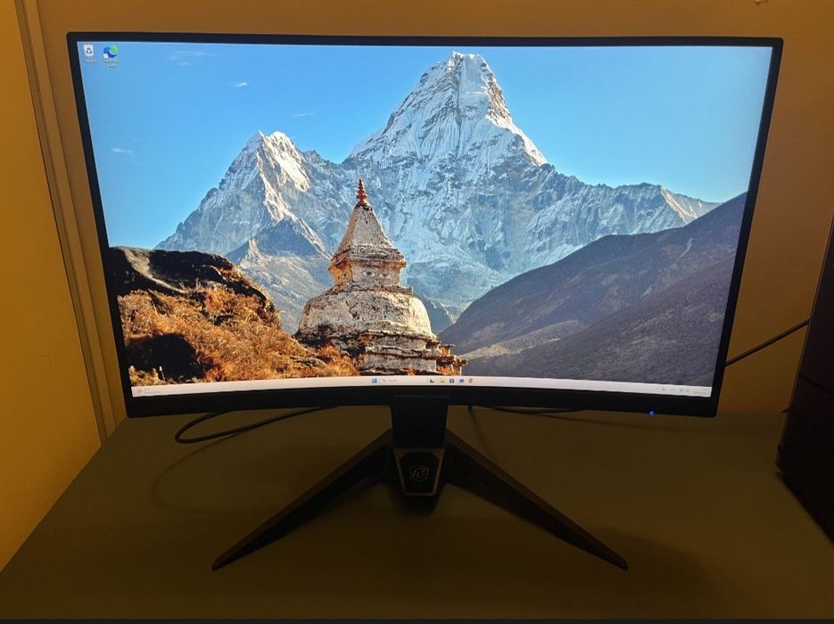 Геймърски монитор Phantom 27” 144Hz QHD