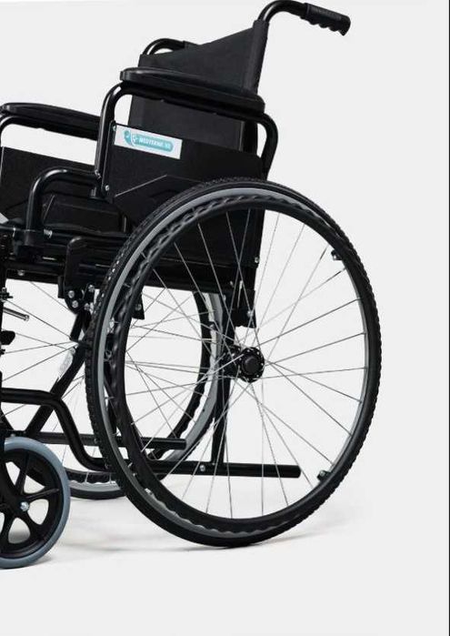 Инвалидная коляска высокого класса с ручным приводом модель YK8001