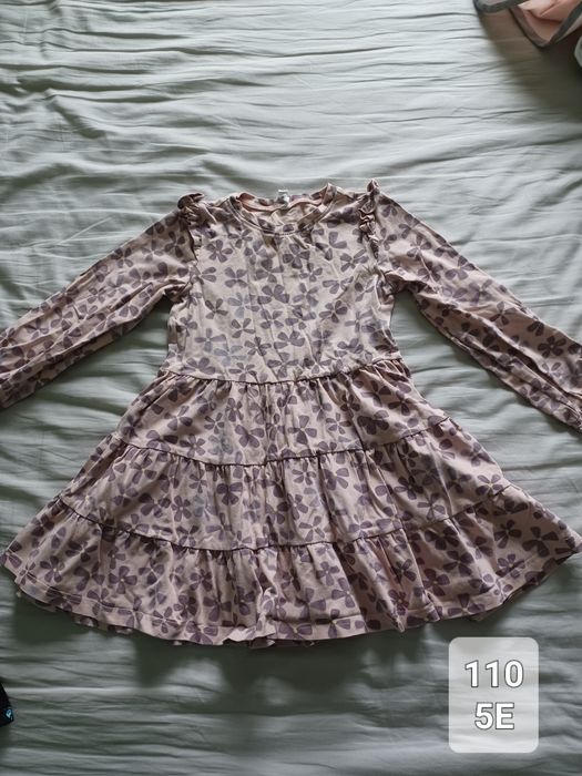 Запазени и нови дрехи за момиче