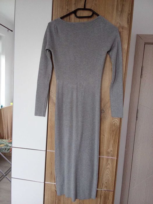 Дамска есенно-зимна рокля по тялото