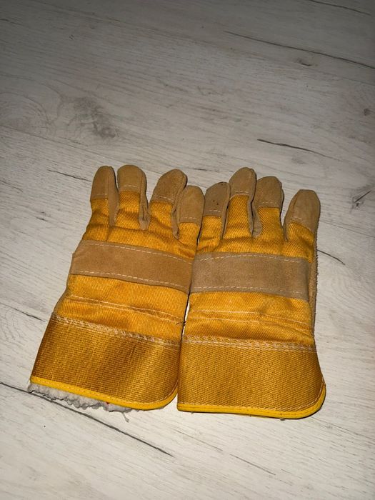 Перчатки и спецовки