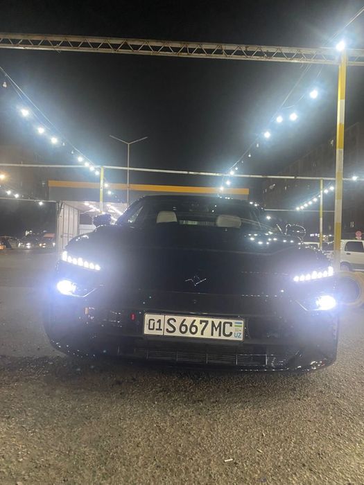 Продаю срочно машину