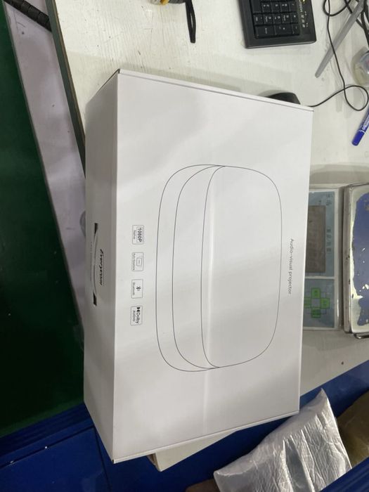 Проектор Everycom hq 10w супер яркий hd 4k projector