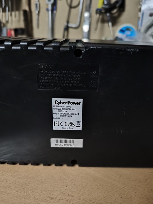 UPS CyberPower UT2200E 1320W Schuko