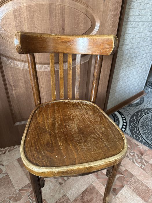 Стулья дубовые антиквар