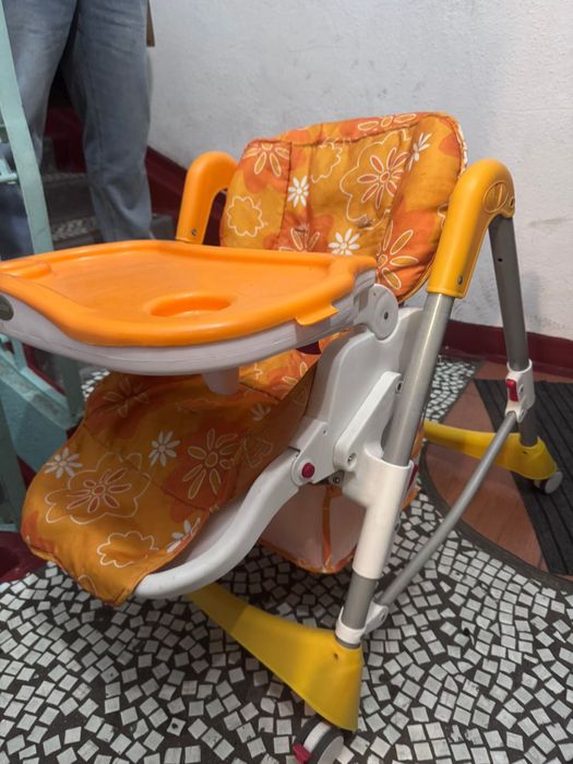 Стульчики для кормления digbaby