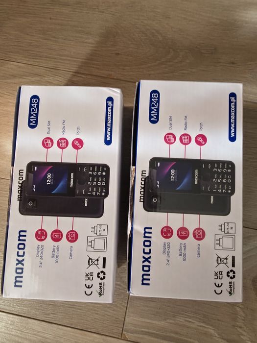 Vand doua telefoane Maxcom MM248
