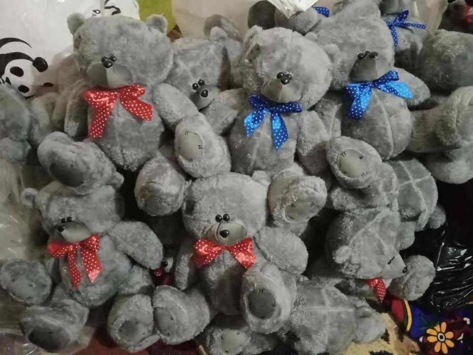 Yumshoq o'yinchoqlar sotiladi