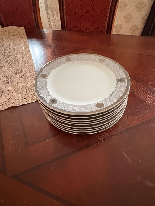 Тарелки фарфор диаметром 28смFine Porcelain (Japan)