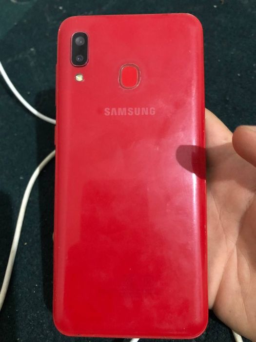 Samsung A 20 srochniga