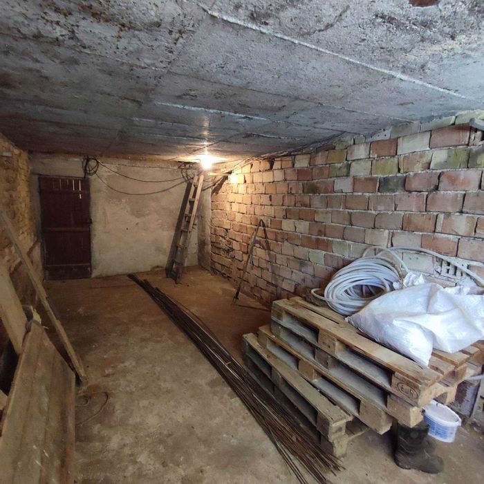 Продава се самостоятелна къща в с. Хан Крум, на 5 км от гр. Шумен