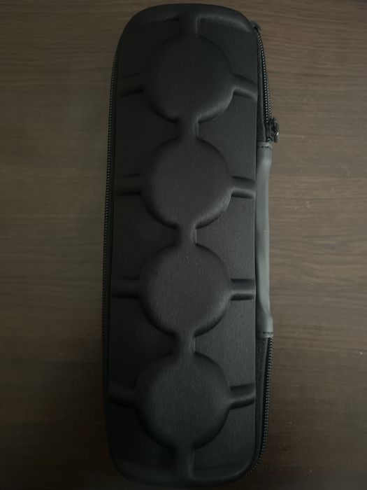 Преносим твърд калъф с цип за 4 часовника