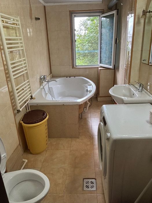 Inchiriez apartament cu 3 camere, mobilat si utilat