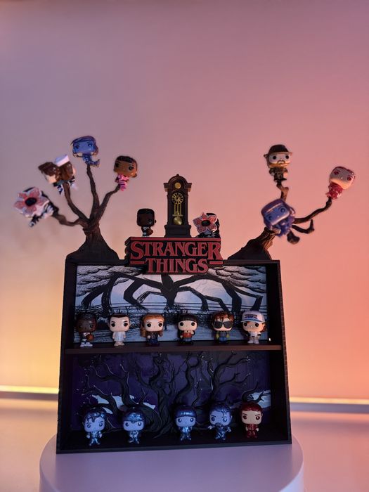 Suport etajera display figurine Stranger Things kinder