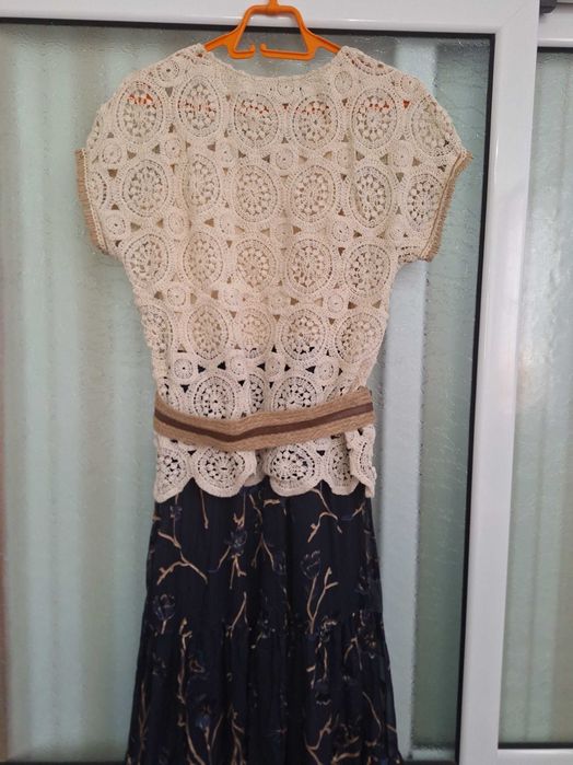 Красив дамски тоалет от пола и блуза