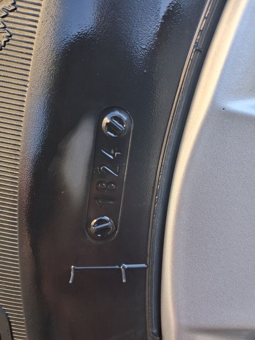 Продавам алуминиеви джанти с гуми за  Фолксваген Тигуан 16 цола