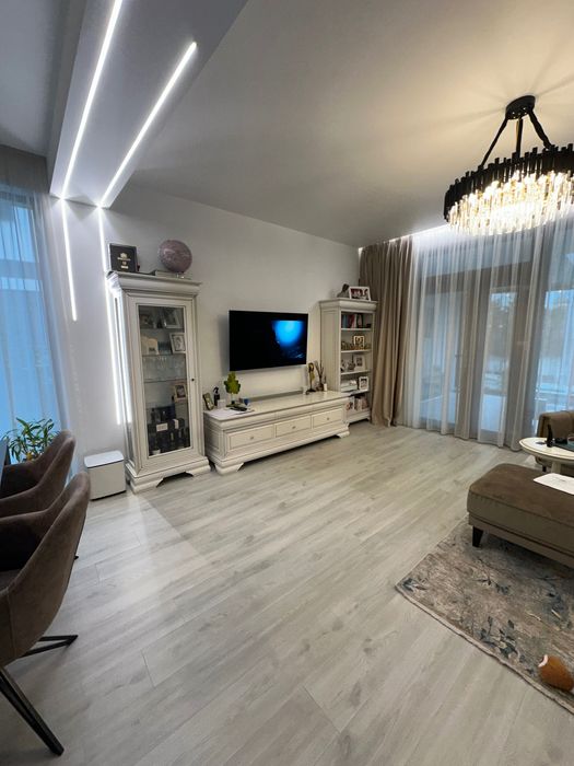 Vila P+1, mobilata, curte amenajată, piscina, Tunari