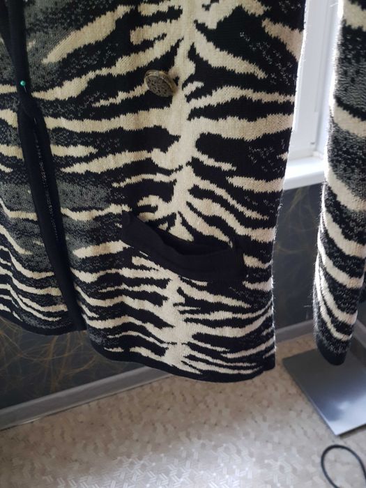 Продавам дамска жилетка, плетено манто, рокля