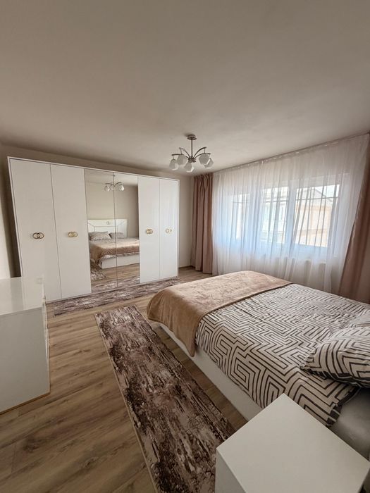 Apartament 3 camere, et.4 Micro 4
