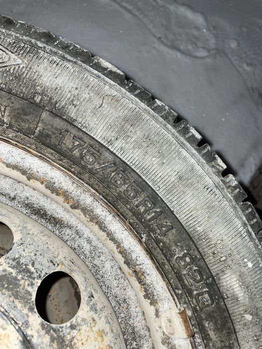 Зимние шины шипы комплект R14