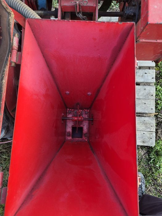 Vand semanatoare becker aeromat pentru porumb