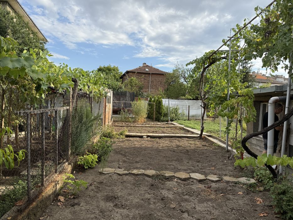 Продава се Къща в София, Младост 4 - 67 кв.м за 1642 €/кв.м - Снимка #3