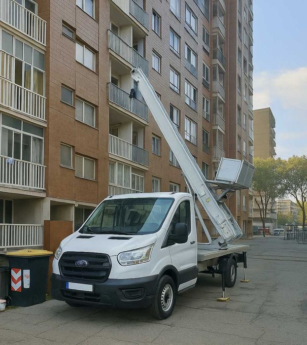 Lift exterior nou închiriere – scapă de scări și efort!