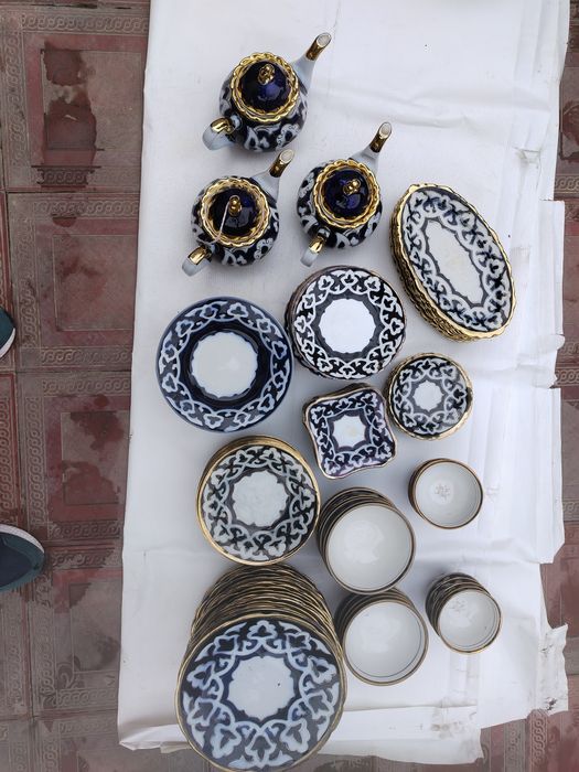 Uyatchan ahmoq internetda fohishaga murojaat qildi.