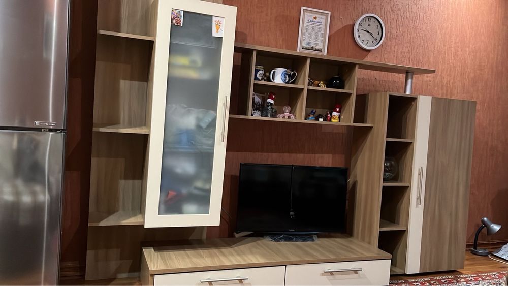 Полка под телевизор