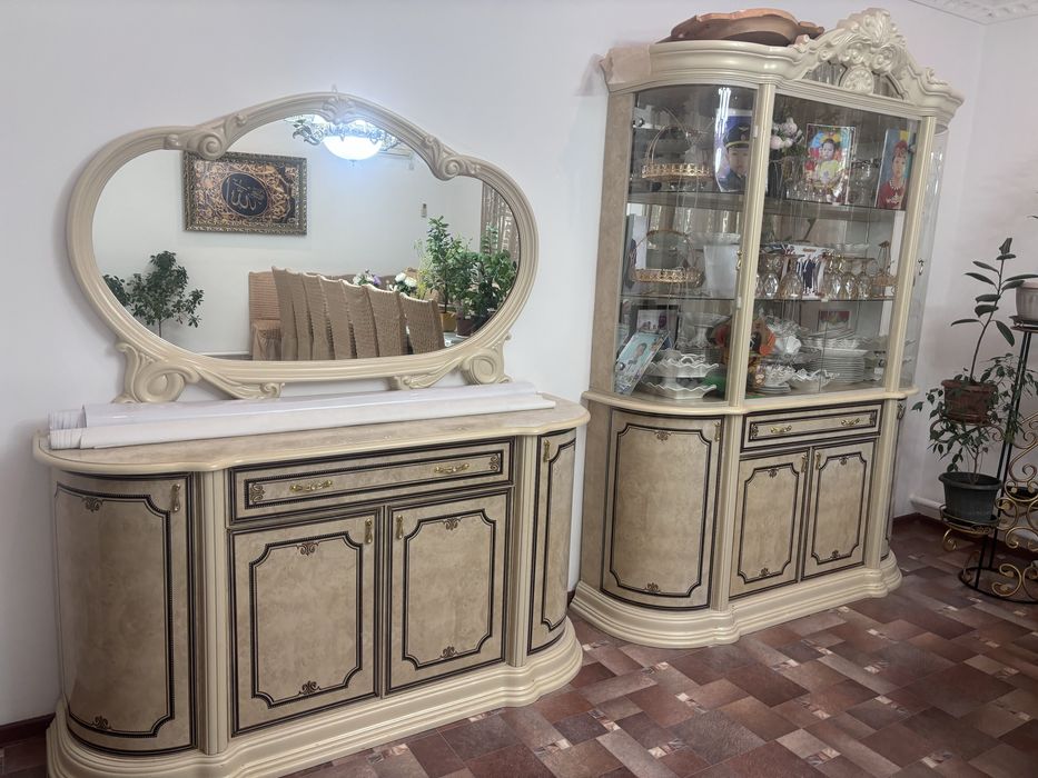 Сервант с комодом