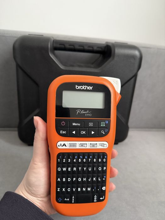 Brother PT-E110VP nou, sigilat, 250 lei – imprimantă etichete industrială, kit complet
