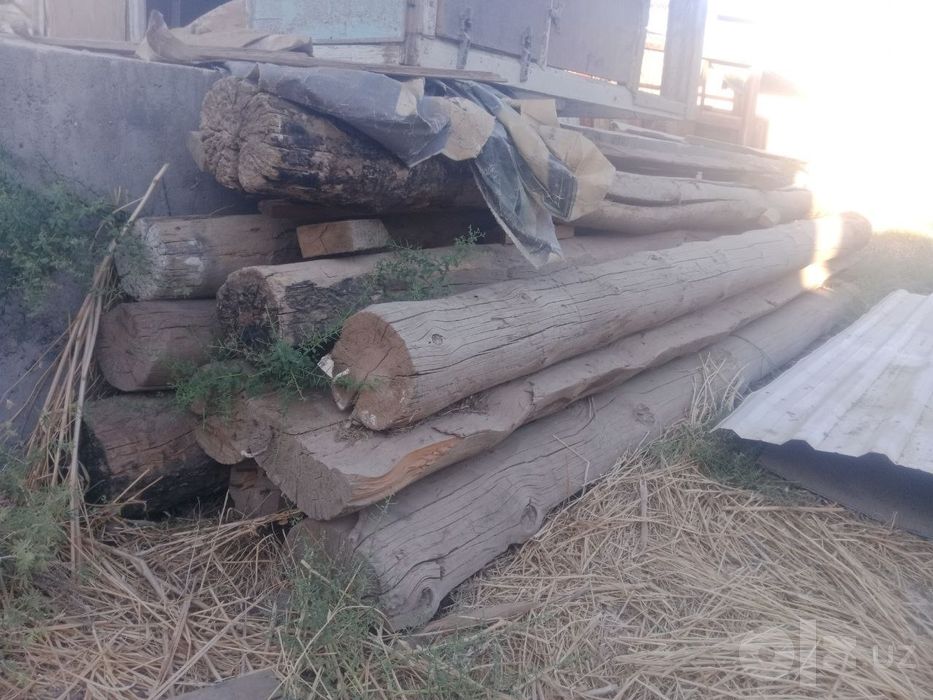Bolor deraza va darvoza sotiladi