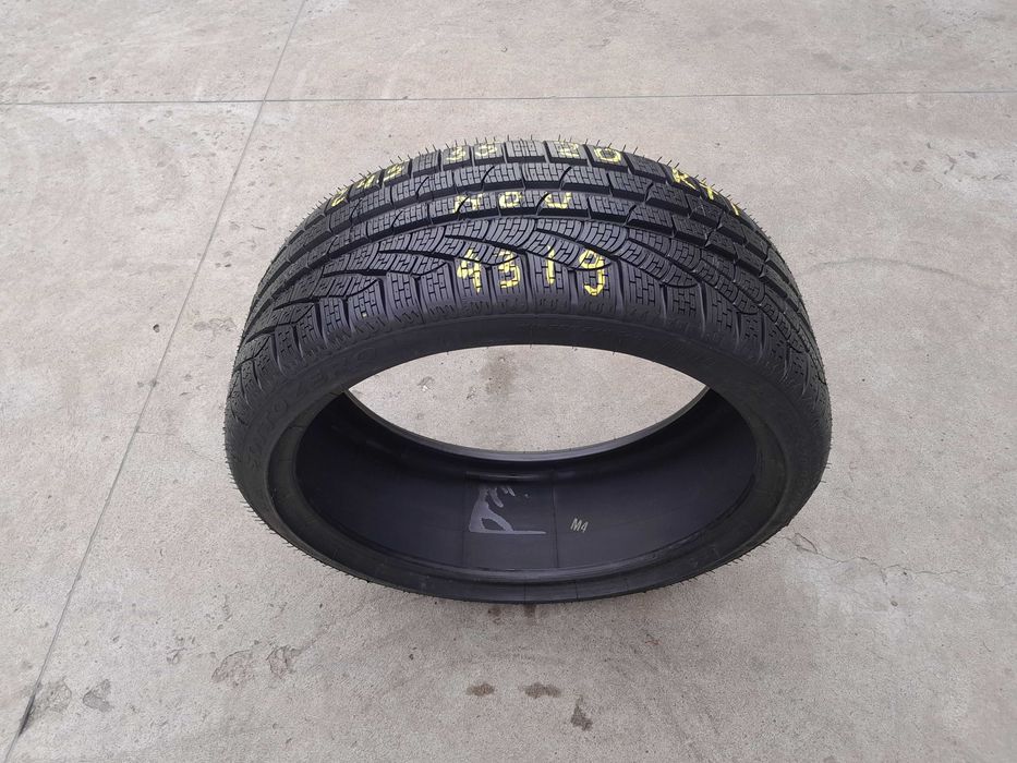 O anvelopa noua de iarna 245 35 20 pirelli sottozero 2 run flat