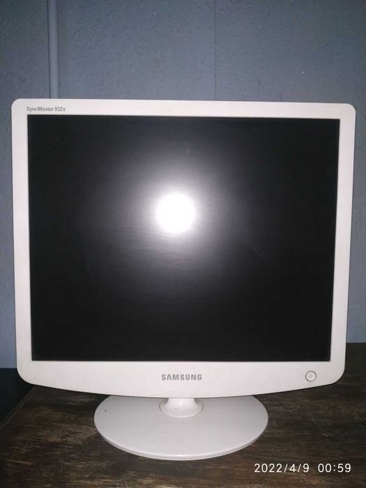 продаётся компьютер с монитором 19"