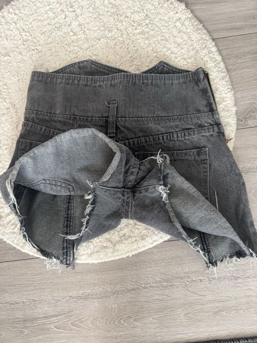 Pantaloni scurti marimea M